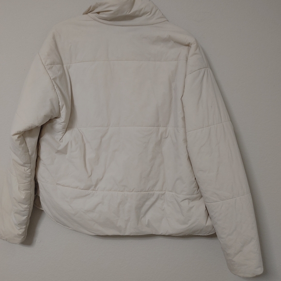 Vuori Women's Off-White Puffer Jacket - Picture 8 of 12